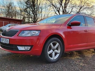 Röd Begagnad 2014 Skoda Octavia Kombi | 48 000 kr (Bra pris)