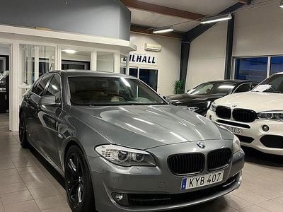 Grå Begagnad 2010 BMW 520 Sedan | 87 900 kr (Marknadspris)
