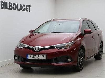 Röd Begagnad 2017 Toyota Auris Touring Sports Sport Kombi | 139 500 kr (Bra pris)
