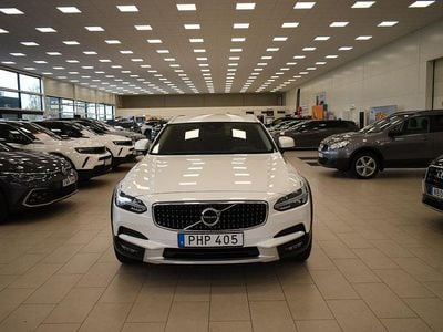 Vit Begagnad 2018 Volvo V90 CC Kombi | 329 900 kr (Marknadspris)