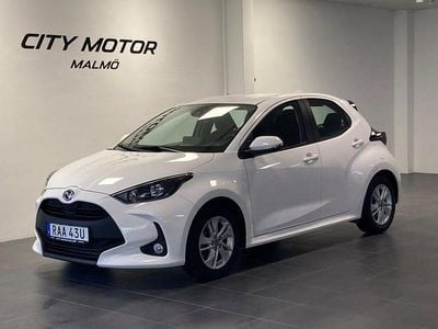 Vit Begagnad 2022 Mazda 2 Halvkombi | 193 900 kr (Marknadspris)
