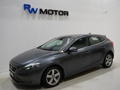 Grå Begagnad 2014 Volvo V40 Momentum Halvkombi | 124 800 kr (Bra pris)