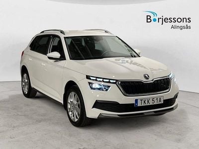 Vit Begagnad 2023 Skoda Kamiq Adventure SUV | 234 900 kr (Marknadspris)