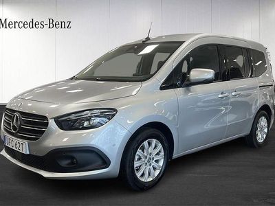 Silver Begagnad 2023 Mercedes T180 Minibuss | 370 480 kr