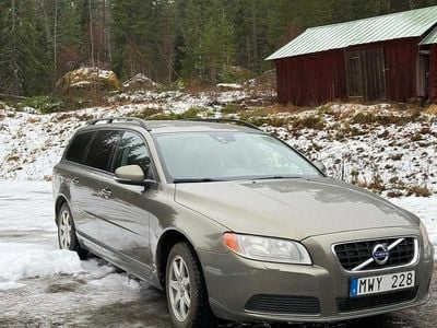 Grön metallic Begagnad 2013 Volvo V70 Momentum Kombi | 92 000 kr