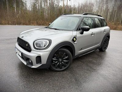 Grå Begagnad 2023 Mini Cooper Countryman SUV | 399 900 kr (Dyr)