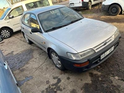 Grå Begagnad 1994 Toyota Corolla Halvkombi | 33 000 kr