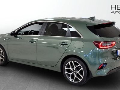 Begagnad Kia Ceed Advance 159 HK (116 kW) 2023 Svart Halvkombi