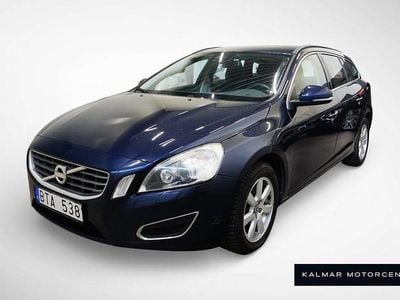 Blå Begagnad 2011 Volvo V60 Momentum Kombi | 109 900 kr (Marknadspris)