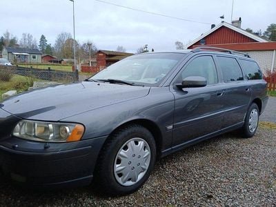Begagnad 2005 Volvo V70 Kinetic Kombi | 29 000 kr (Marknadspris)