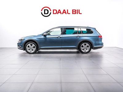 Blå Begagnad 2017 VW Passat Alltrack Executive Kombi | 174 700 kr (Marknadspris)
