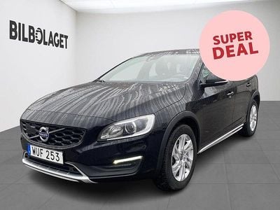 Svart Begagnad 2018 Volvo V60 CC Standard Kombi | 194 500 kr (Superpris)