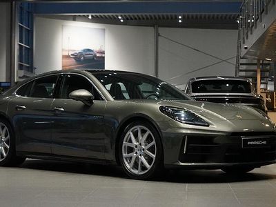 Grön Ny 2026 Porsche Panamera 4 Sedan | 1 468 900 kr