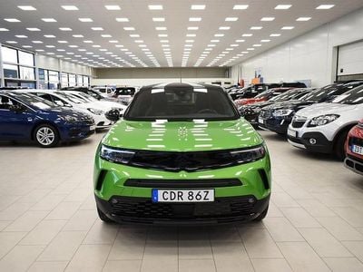 Begagnad Opel Mokka-e GS Line 100 kW (136 HK) 2022 Grömetallic SUV