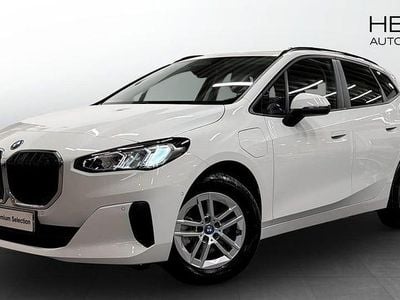 Vit Begagnad 2024 BMW 225 Active Tourer Shadowline Minibuss | 318 700 kr (Superpris)