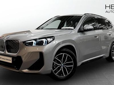 Svart (black sapphire metallic) Begagnad 2025 BMW iX1 Comfort Edition SUV | 584 700 kr (Dyr)
