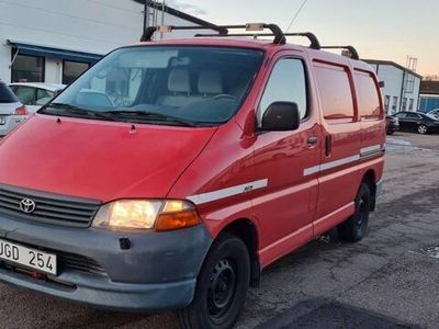 begagnad Toyota HiAce Skåpbil 2.5 102hk