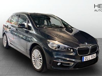 Grå Begagnad 2017 BMW 225 Active Tourer Minibuss | 169 900 kr