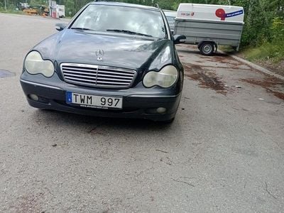 Mercedes C200