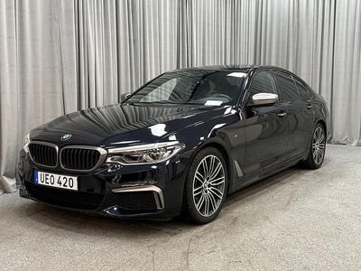 Mörkblå Begagnad 2018 BMW M550 M Sport Sedan | 419 900 kr (Marknadspris)