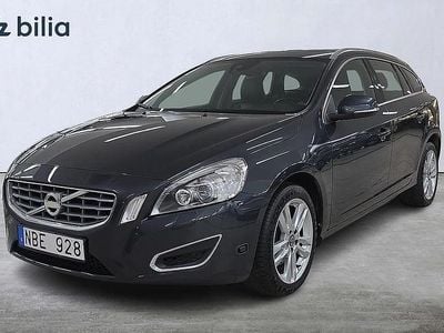 Grå Begagnad 2012 Volvo V60 Summum Kombi | 127 900 kr (Marknadspris)