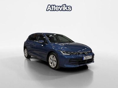 Begagnad VW Golf VIII Life 151 HK (111 kW) 2024 Blå Halvkombi