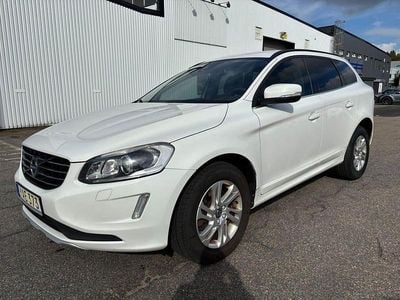 Vit Begagnad 2015 Volvo XC60 Momentum SUV | 99 999 kr (Marknadspris)