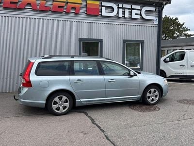 Ljusblå Begagnad 2007 Volvo V70 Momentum Kombi | 54 900 kr (Marknadspris)