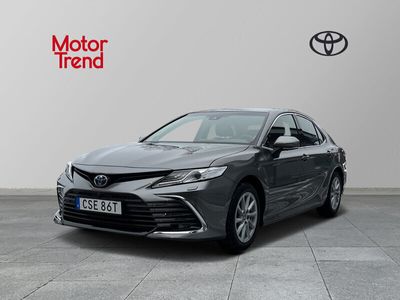 begagnad Toyota Camry Hybrid 2,5 Executive Premiumpaket. Vinterhjul