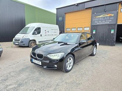 Begagnad BMW 118 143 HK (105 kW) 2015 Svart Halvkombi