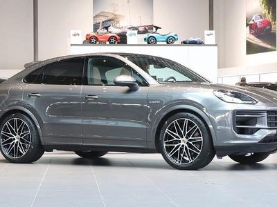 Begagnad Porsche Cayenne 476 HK (350 kW) 2025 Grå SUV