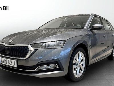 Grå Begagnad 2024 Skoda Octavia Style Kombi | 324 900 kr (Marknadspris)
