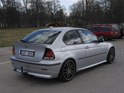 begagnad BMW 325 ti Compact superskick