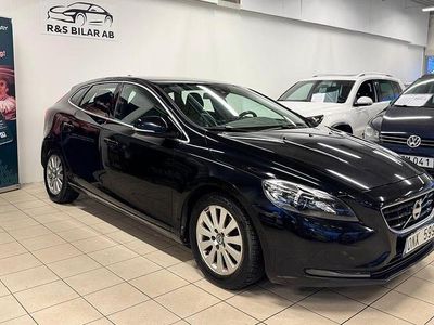 Svart Begagnad 2013 Volvo V40 Summum Kombi | 88 900 kr (Marknadspris)