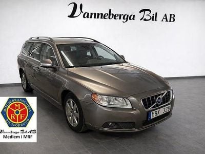 Begagnad Volvo V70 Momentum 116 HK (85 kW) 2011 Grå Kombi