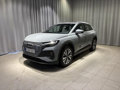 Grå Begagnad 2022 Audi Q4 e-tron Design SUV | 349 900 kr (Marknadspris)