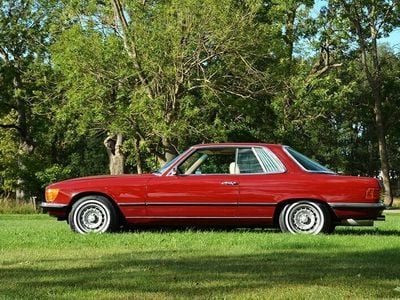 Begagnad Mercedes 350 200 HK (147 kW) 1975 Burgundy/cream leather Sportkupé