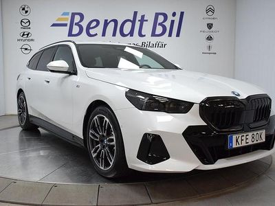 Minerale white Begagnad 2025 BMW 530e M Sport Kombi | 644 500 kr (Bra pris)