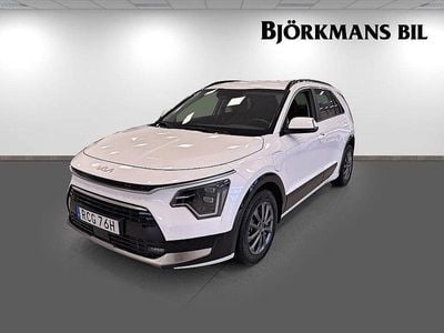 Vit Begagnad 2024 Kia Niro Advance SUV | 349 900 kr (Bra pris)