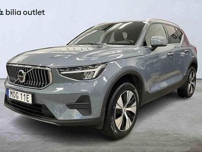 Grå Begagnad 2022 Volvo XC40 Core SUV | 354 900 kr (Marknadspris)