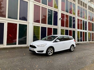 begagnad Ford Focus Kombi 1.5 TDCi Automat Powershift Euro 6 momsbil