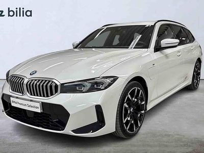 Svart Begagnad 2025 BMW 330e Shadowline Kombi | 539 900 kr