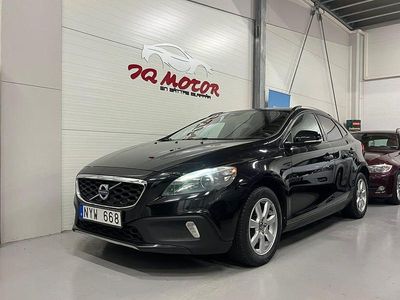 Svart Begagnad 2014 Volvo V40 CC Momentum Kombi | 99 900 kr (Marknadspris)