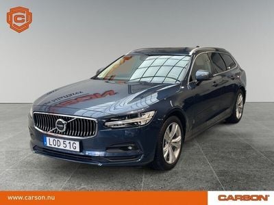 Mörkblå Begagnad 2020 Volvo V90 Momentum Kombi | 294 900 kr (Marknadspris)