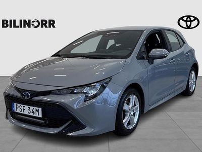 Begagnad Toyota Corolla Hybrid Active 124 HK (91 kW) 2022 Grå Halvkombi