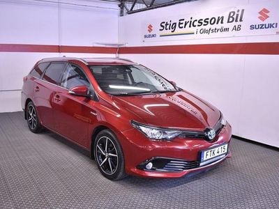Begagnad Toyota Auris Touring Sports Comfort 136 HK (100 kW) 2018 Röd Kombi