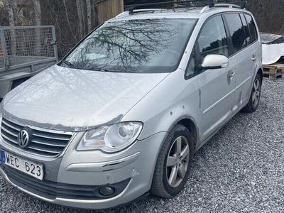 begagnad VW Touran 2.0 TDI 16V Highline Euro 4