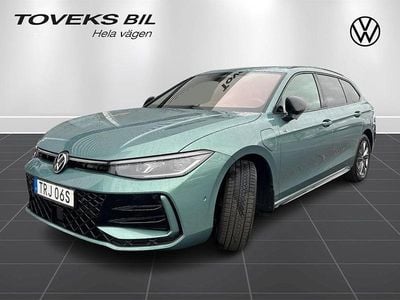 Grön Begagnad 2025 VW Passat Kombi | 529 900 kr (Dyr)