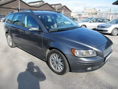 Begagnad Volvo V50 Kinetic 221 HK (162 kW) 2004 Grå Kombi