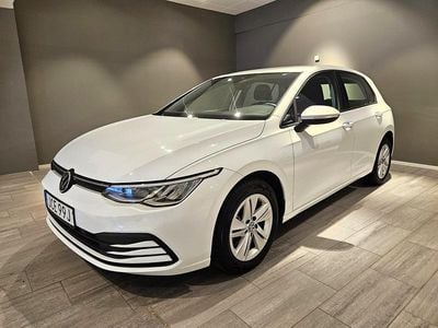Begagnad VW Golf VIII 112 HK (82 kW) 2022 Vit Halvkombi